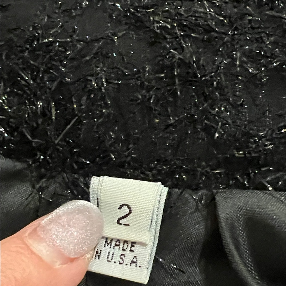 Elegant Black Women's Skirt - Picture 3 of 3
